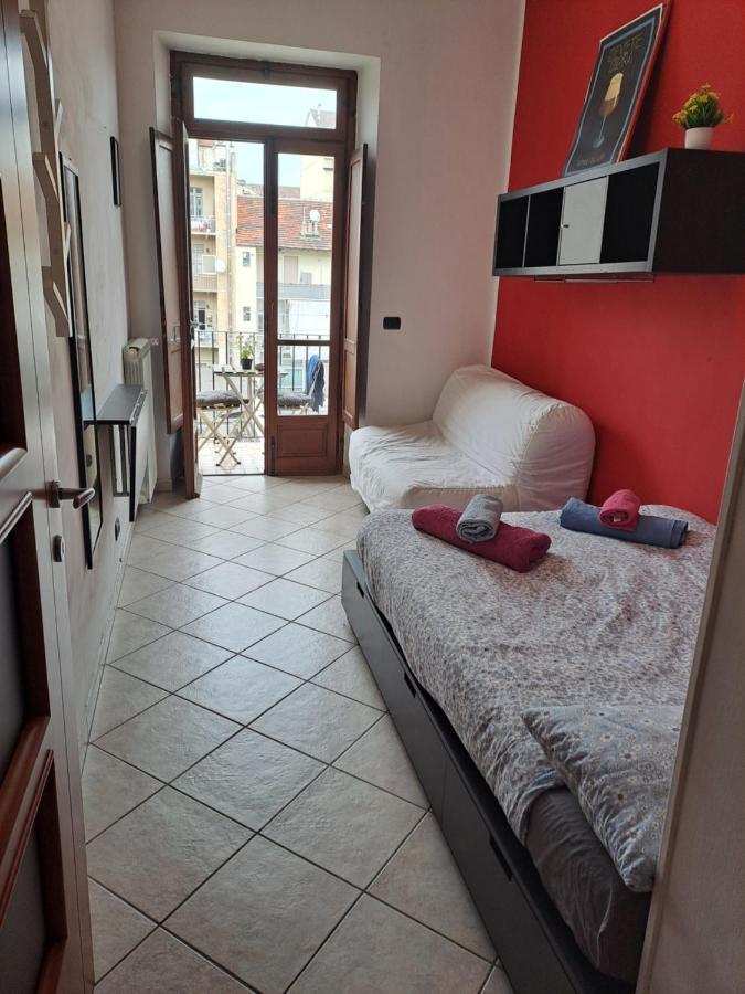 Cozy Room Stanza Close City Center In A Family House Stanza In Appartamento Condiviso Noi Viviamo In Casa Stanza In Affitto Turin Extérieur photo