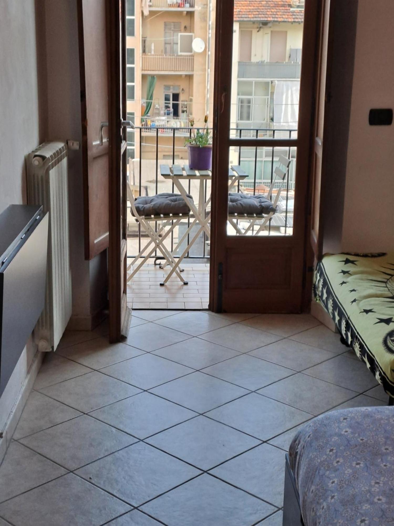 Cozy Room Stanza Close City Center In A Family House Stanza In Appartamento Condiviso Noi Viviamo In Casa Stanza In Affitto Turin Chambre photo
